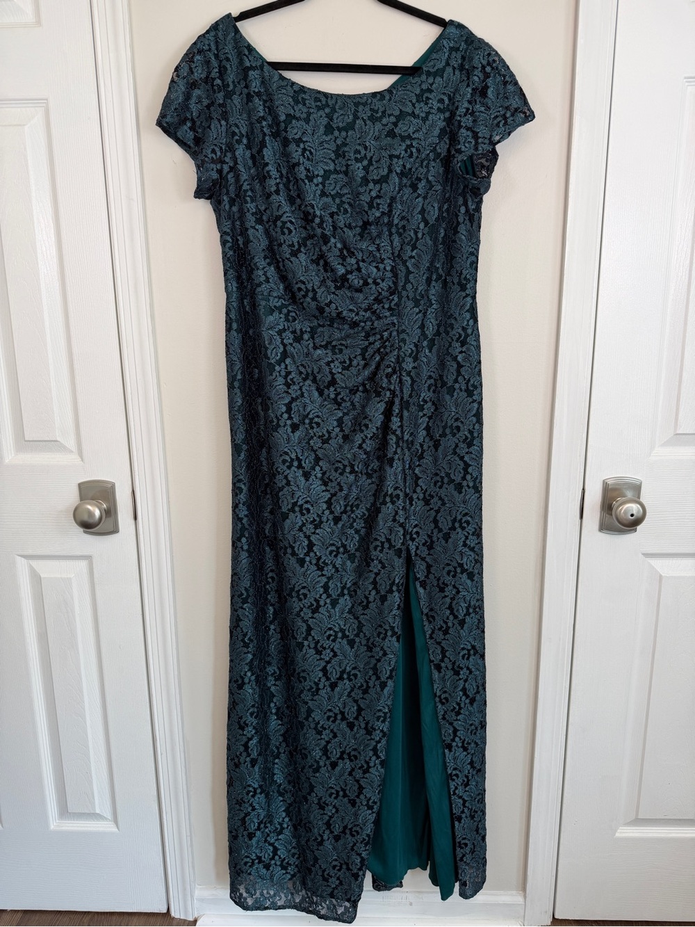 Gorgeous Oleg Cassini Evening Gown 18W Deep Green Gem Lace Formal Maxi Dress